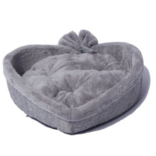 Load image into Gallery viewer, Heart Shaped Velvet Pet Bed
