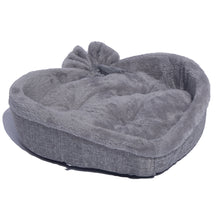Load image into Gallery viewer, Heart Shaped Velvet Pet Bed