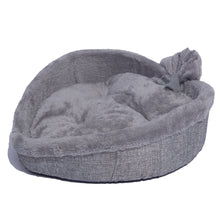 Load image into Gallery viewer, Heart Shaped Velvet Pet Bed