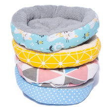 Load image into Gallery viewer, Simple Style Fleece Round Pet Bed