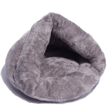 Load image into Gallery viewer, Triangle Semi-Closed Pet Litter Bed