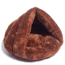 Load image into Gallery viewer, Triangle Semi-Closed Pet Litter Bed