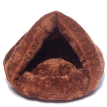 Load image into Gallery viewer, Triangle Semi-Closed Pet Litter Bed